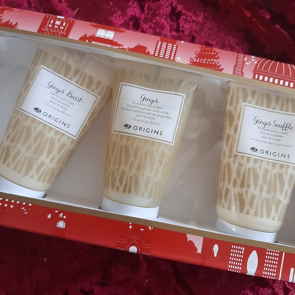 New never used origins set smells amazing